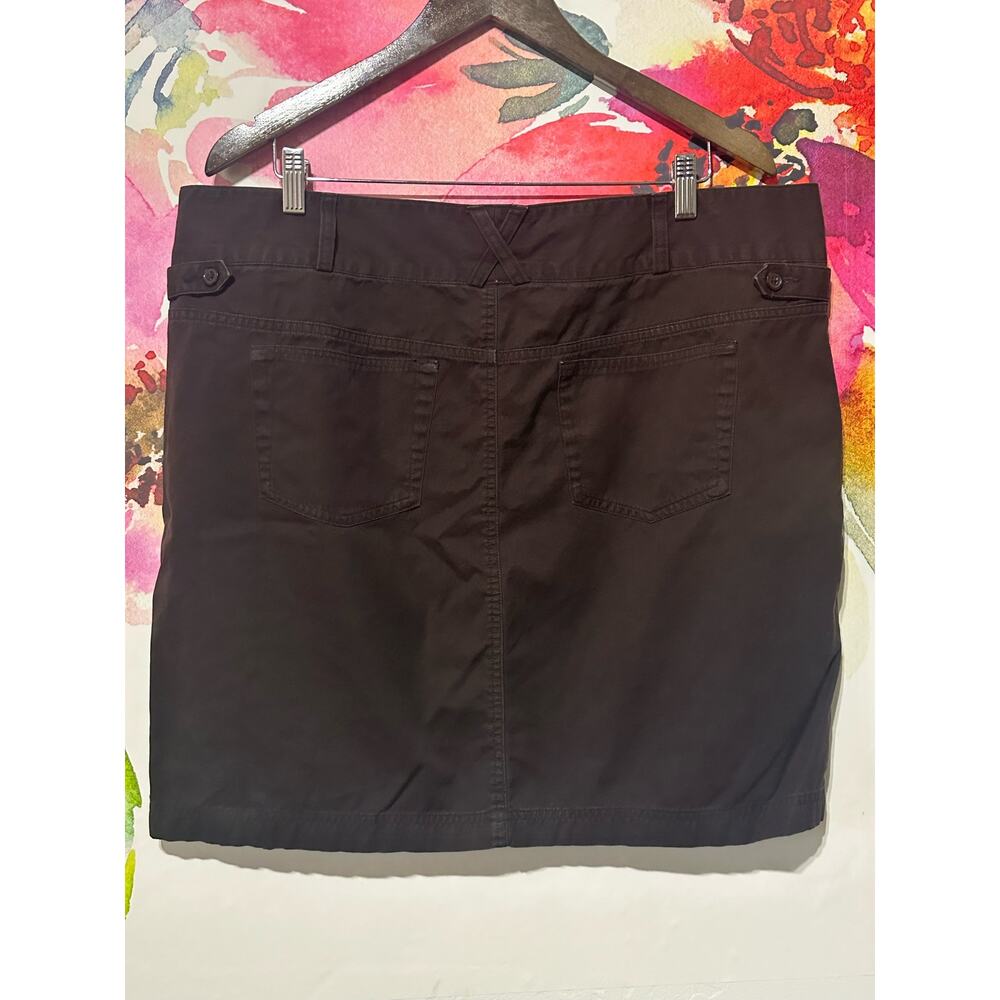 LandsEnd - Straight Knee Length Skirt - Size 18 - Color Brown